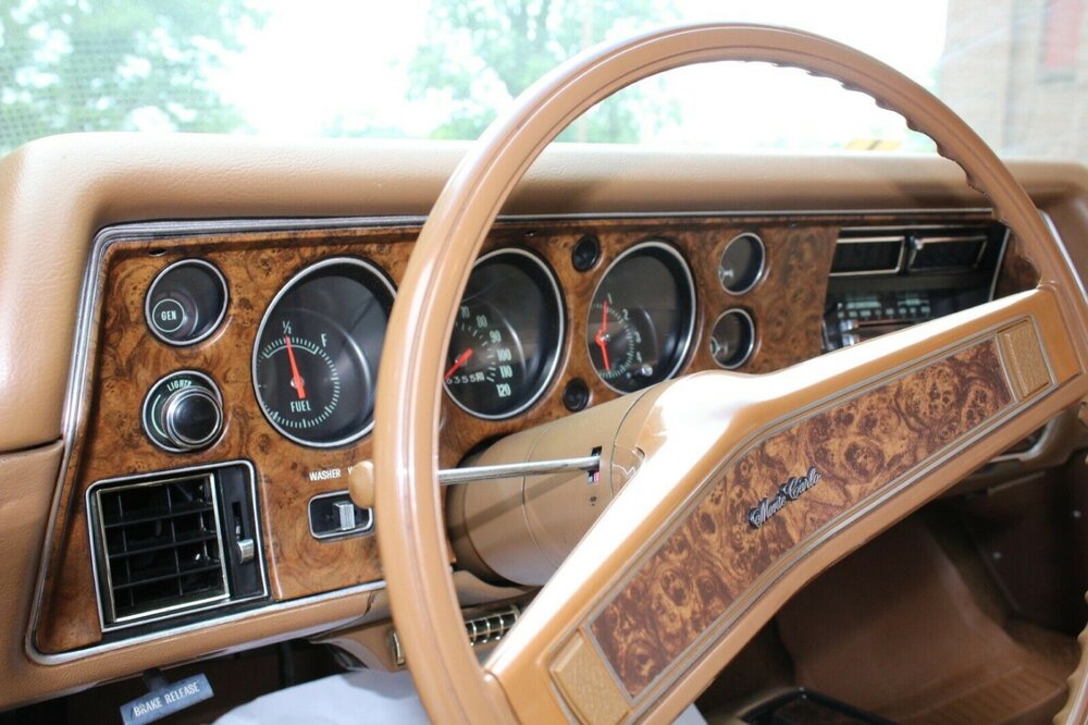 1970-Chevrolet-Monte-Carlo-Gold-Dash.jpg