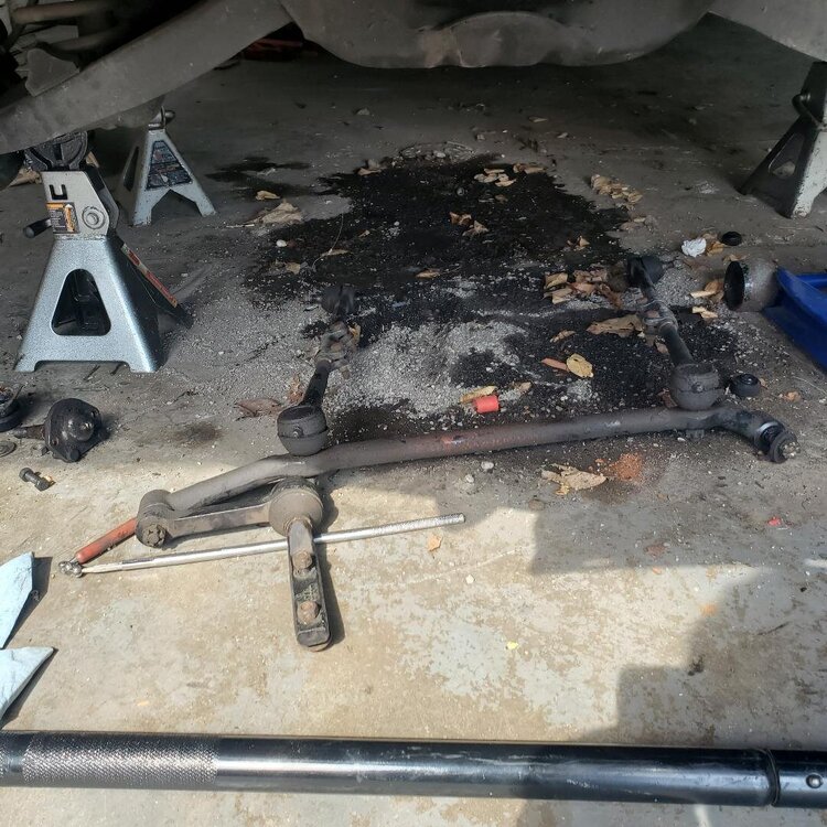 TearDownFrontSuspension.thumb.jpg.d9157558d3a301efcef7aaf849b8f4b2.jpg